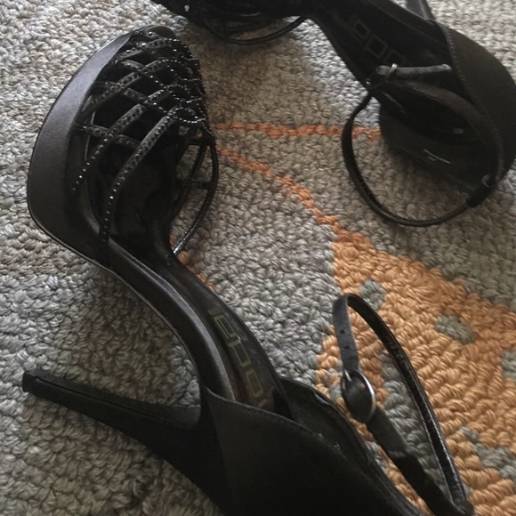 Moda Women’s Shoes - Picture 3 of 6